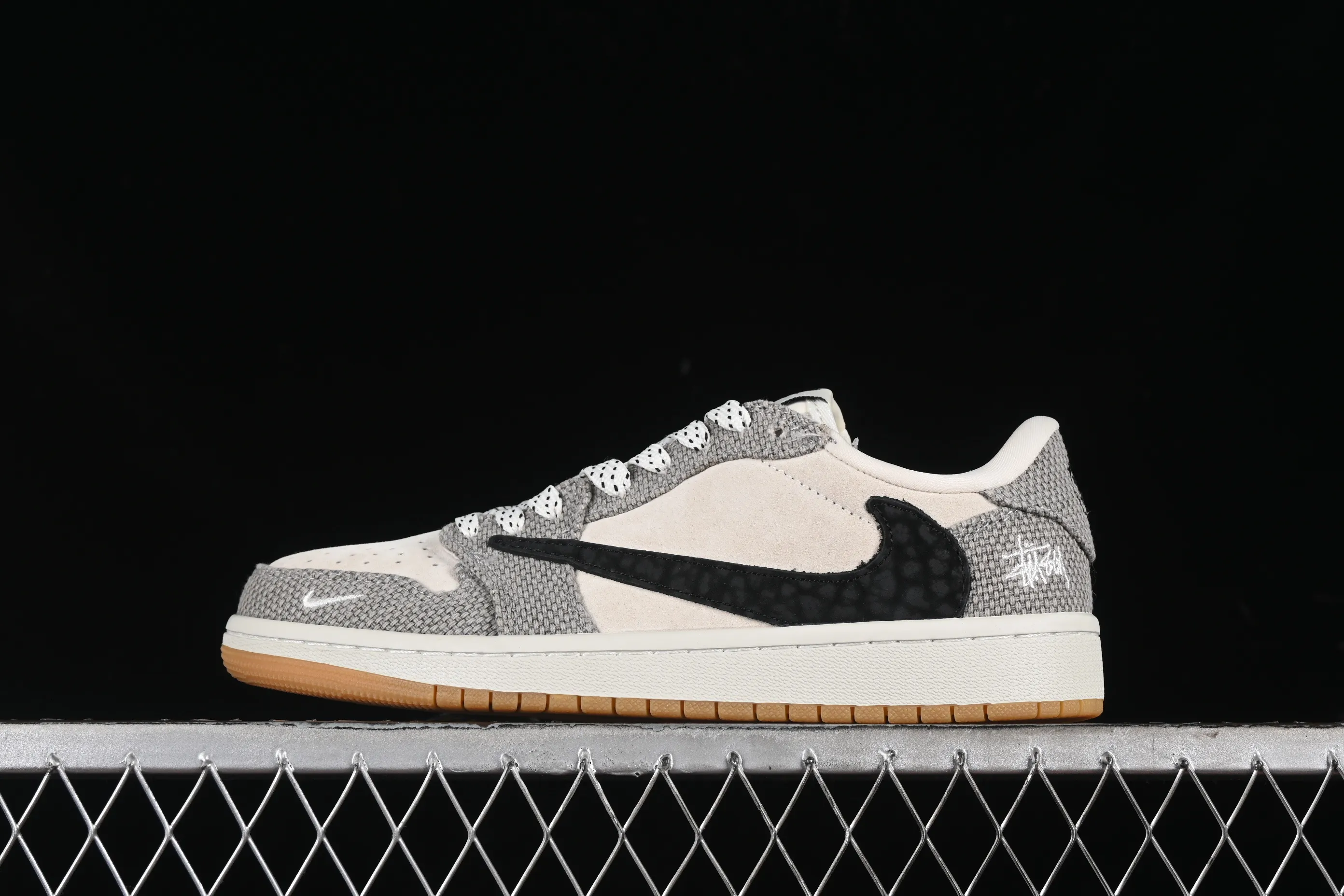 All Categories Air Jordan Jordan Series Basketball Shoes Air Jordan 1 Low High-end Customized Low-top Shoes Travis Scott x Fragment Design x Air Jordan 1 Low OG SP AJ1 Joe 1 Stussy Joint-Ma Peanut Gum Low-top Cultural Casual Shoes JH6089-006